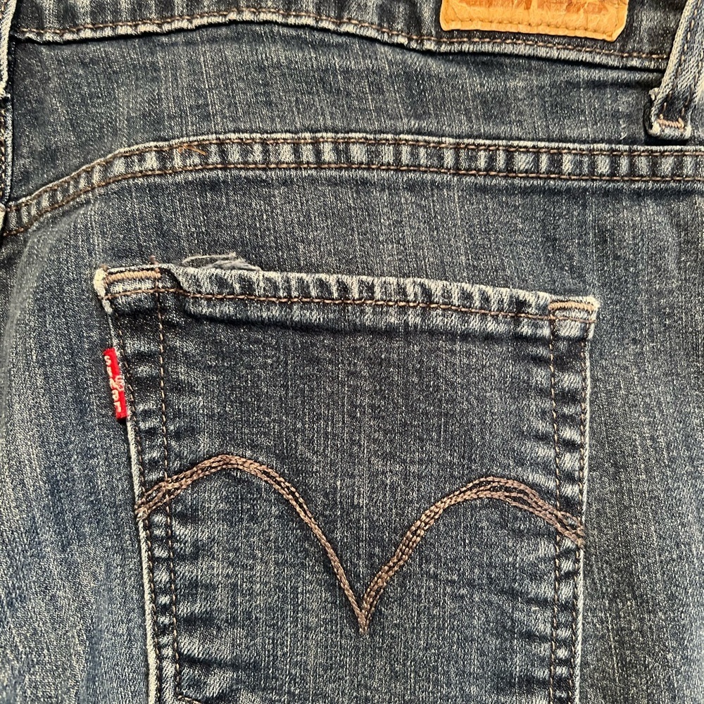 Levi’s red label jeans. Mid rise skinny jeans. Size 16. - Picture 3 of 6